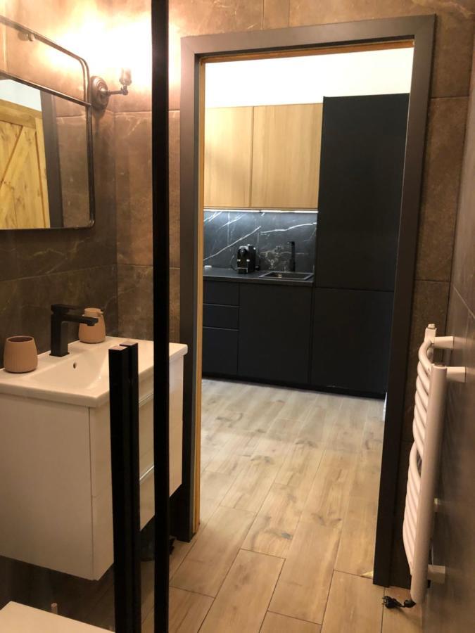 Julius Apartment *