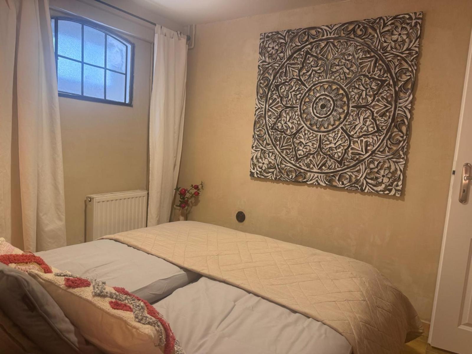 Julius Apartment *